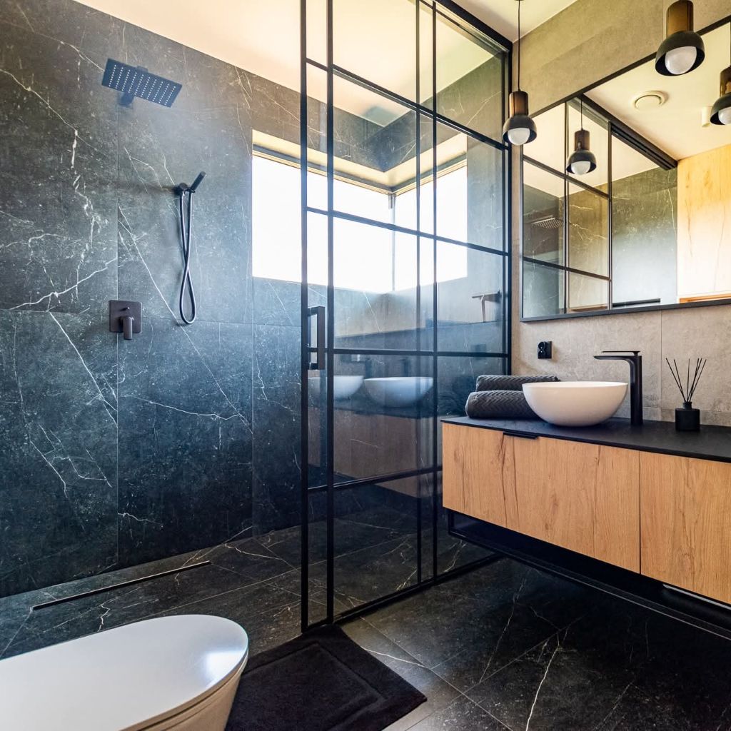 Sprzedaż płytek i wyposażenia